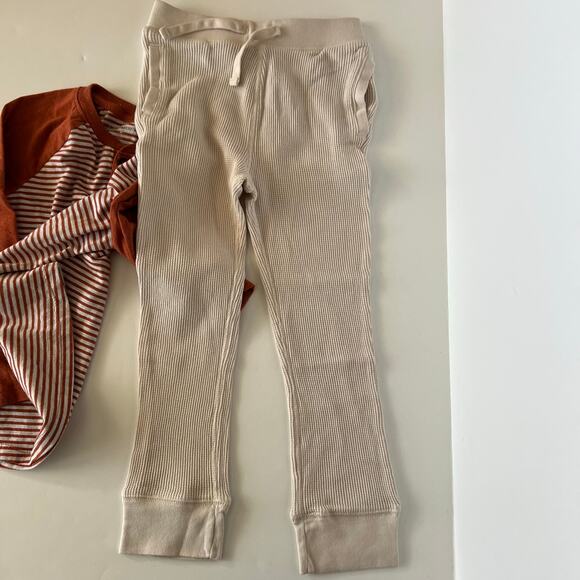 Gap pants & Cat & Jack top - Picture 6 of 9